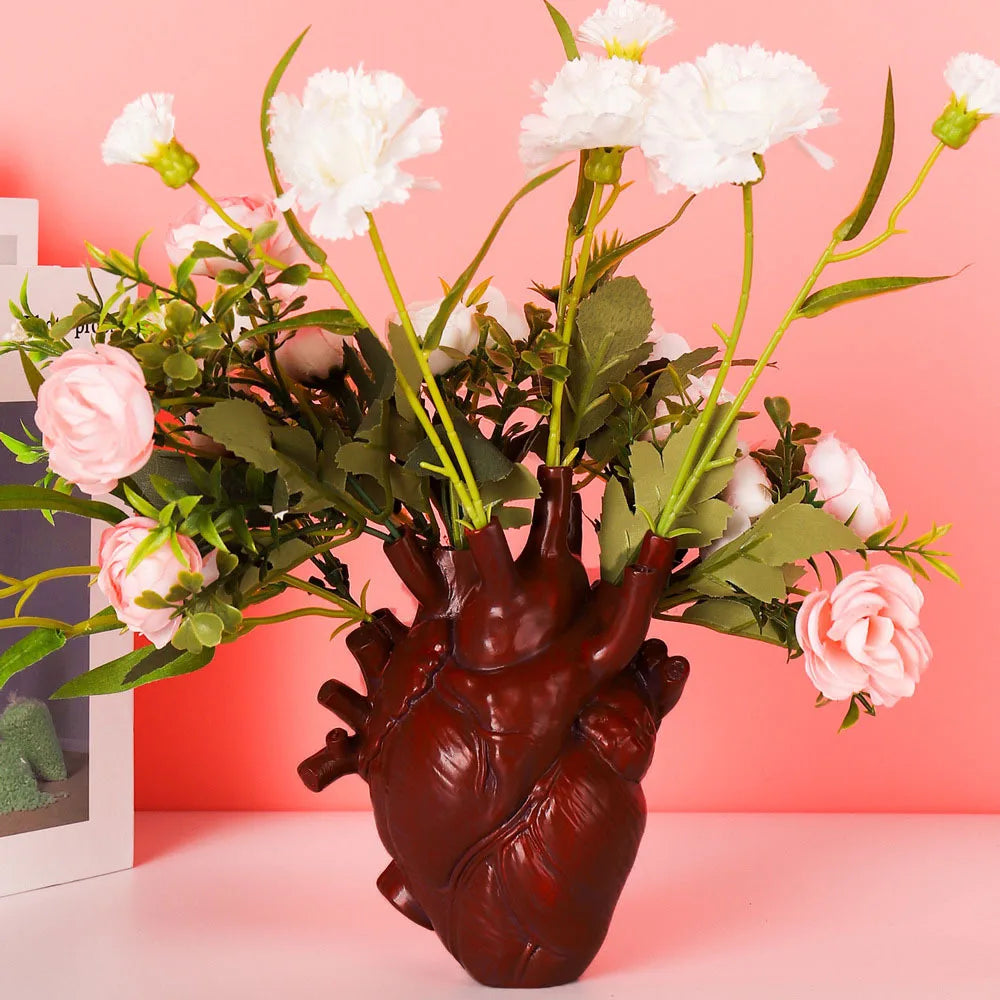 Creative Heart-Shaped Heart Vase – Elegant Home Decor Accent