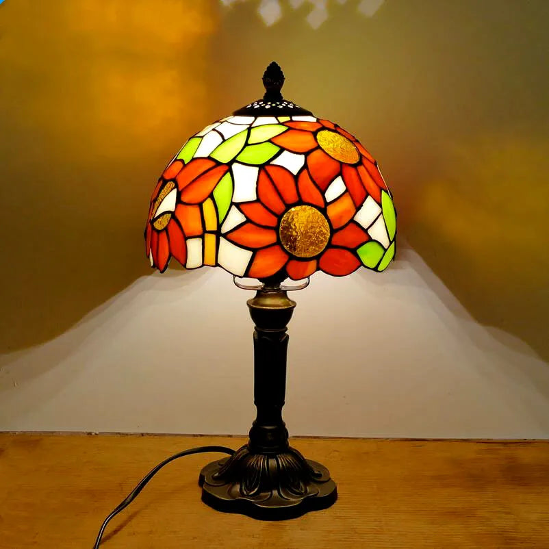 Khelse Retro Tiffany Table Lamp – Timeless Mediterranean Style